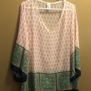 Beautiful boho shirt.